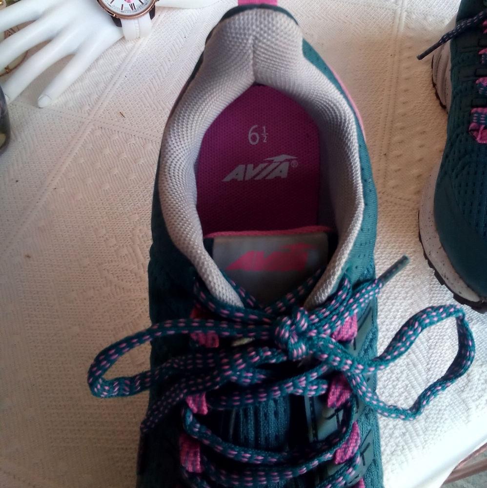 AVIA women's athletic trainers, Sz.6.5, NWT..$16! - Picture 3 of 7